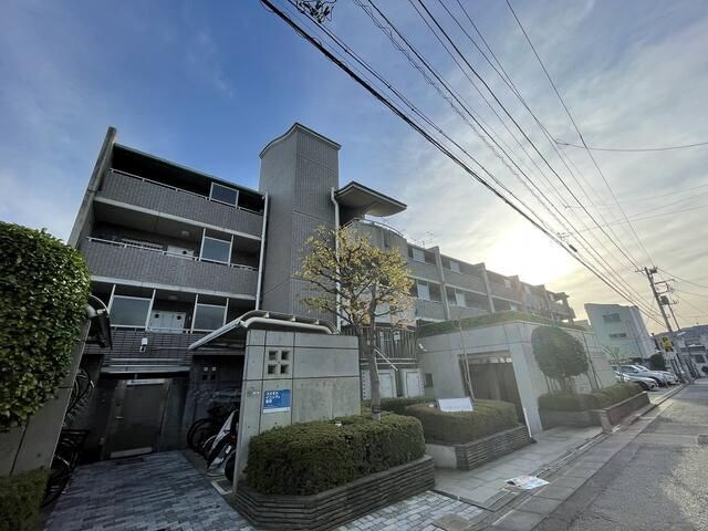 ステラメゾン下北沢の外観