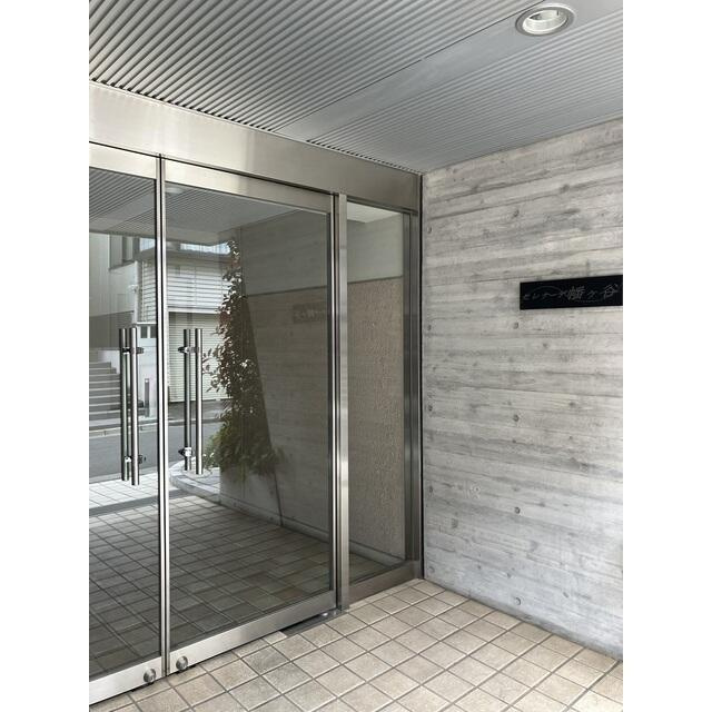 セレナーデ幡ヶ谷のエントランス| 