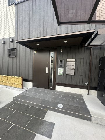 セゾン箱崎宮前のエントランス