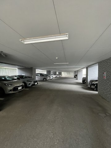 セッテ西新の駐車場