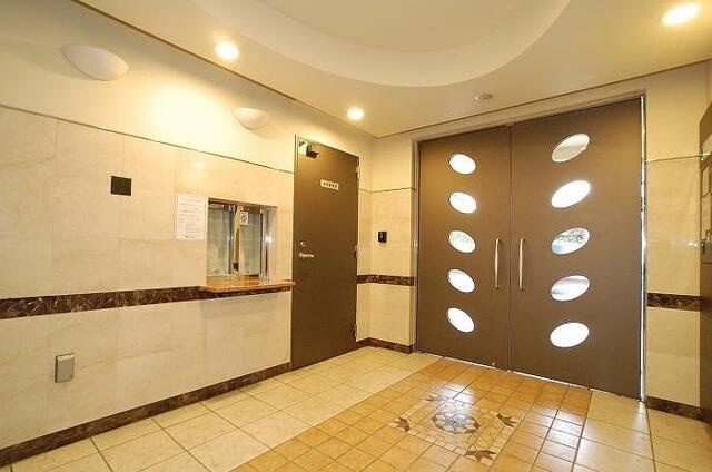 ステージグランデ三軒茶屋アジールコートのロビー