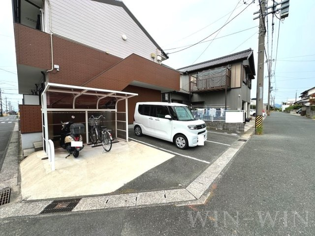 ベルメゾン・ローズの駐車場