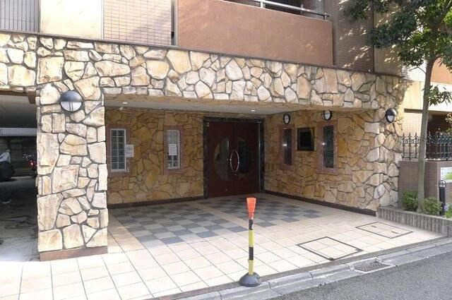 ステージファースト用賀アジールコートのエントランス| 