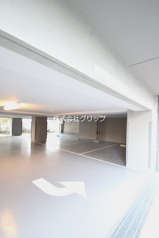 BPRレジデンスMotomachi Bay Sideの駐車場