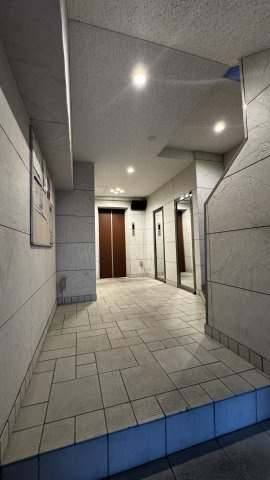 セレス駅南のロビー