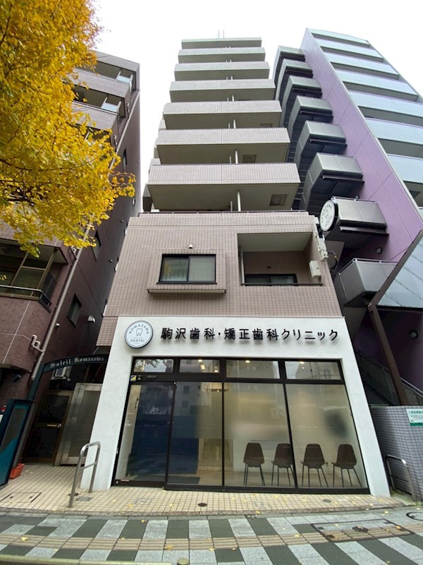 ソレイユ駒沢のエントランス