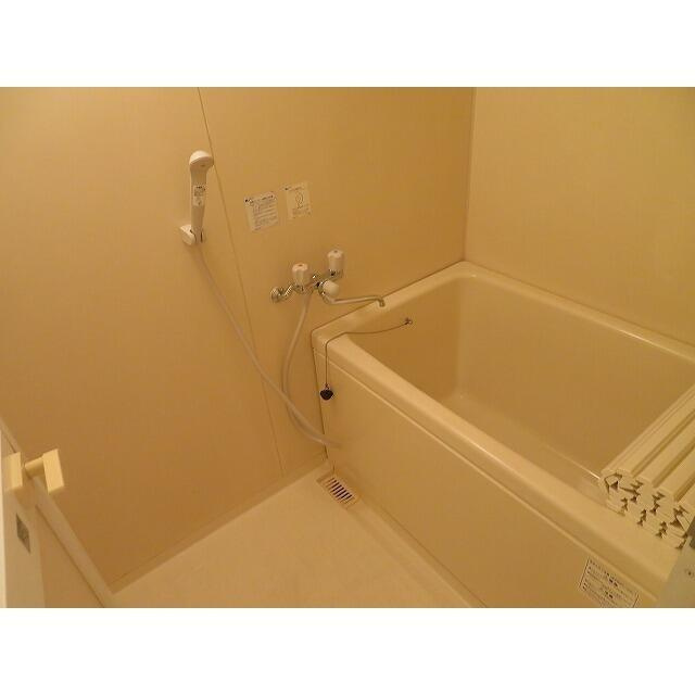 ソレイユ駒沢の浴室