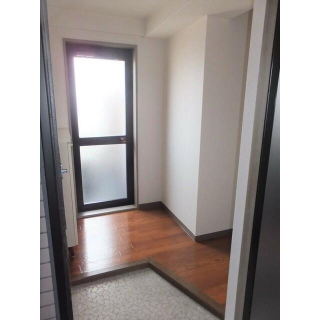 ソレイユ駒沢の玄関