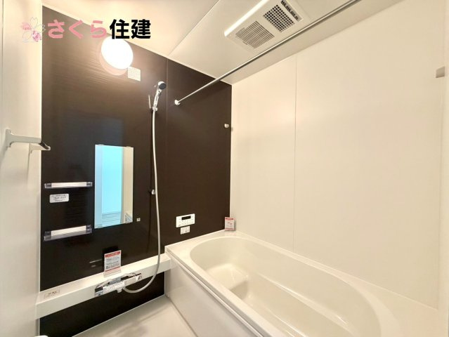 リガーレ宇都宮市針ヶ谷8期の浴室|梅雨の時期は大活躍の浴室乾燥機！家族の数だけ増える洗濯物もしっかり乾かせます。