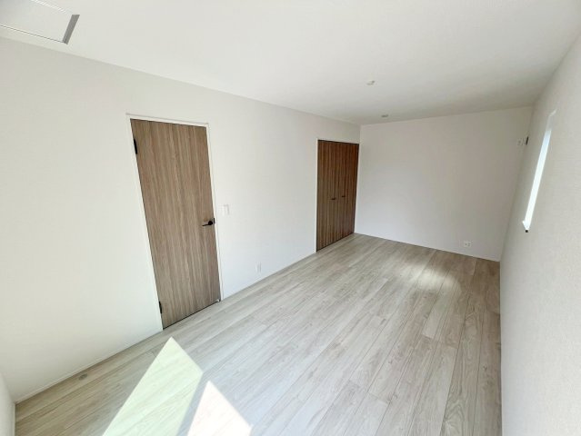 焼津市下小田中町　第1期／の洋室