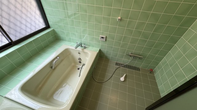 中軽井沢 千ヶ滝西区 新からまつの森エリア 中古戸建の浴室