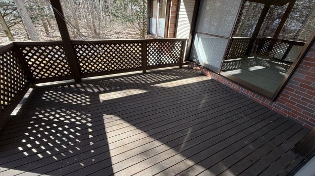 中軽井沢 千ヶ滝西区 新からまつの森エリア 中古戸建のバルコニー