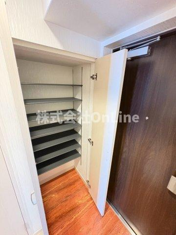東大阪市長栄寺の賃貸マンションの収納