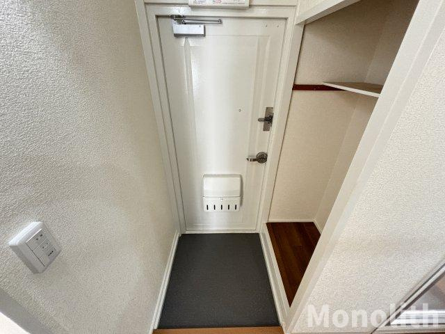 津久野南１号棟の玄関