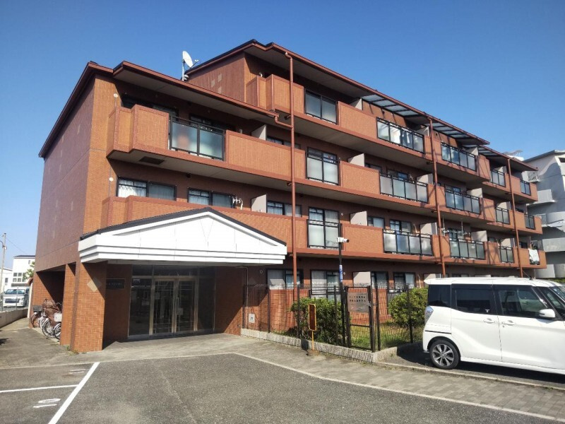 ローレルIZUMIの外観