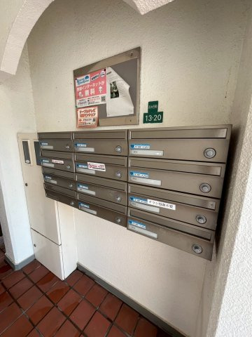 ホワイトコート北口の外観