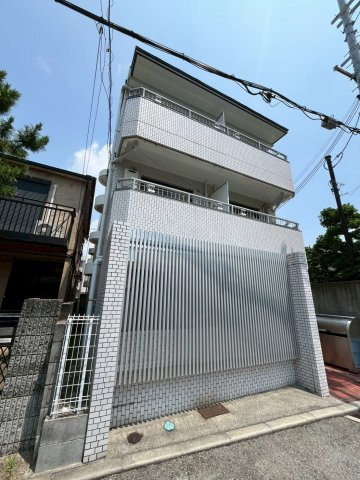 ホワイトコート北口の外観