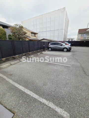ボヌール宝塚の駐車場
