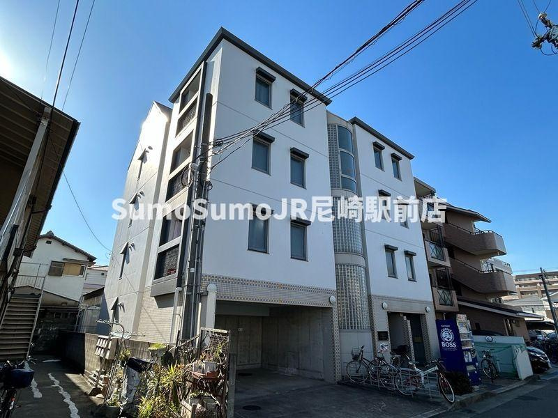 ロイヤルメゾン園田Ⅲ の外観|落ち着いた雰囲気の外観です