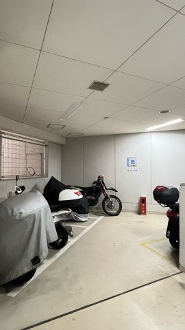 アスタ新長田タワーズコート６番館の駐車場|バイク置場