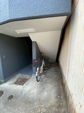 ローレル東尻池の駐車場|駐車場があります