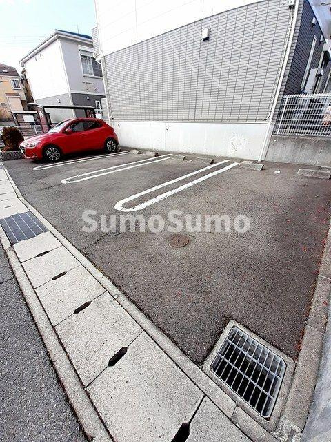ベルク・スクウェア２号館の駐車場