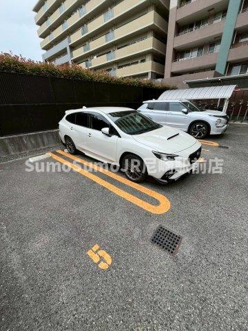 レビソールの駐車場