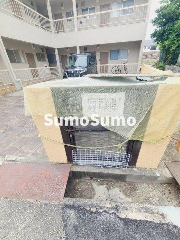 ロイヤルパーク仁川の駐車場