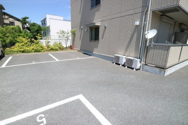ボヌ　ビー宝塚の駐車場