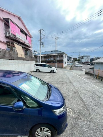 ロイヤル東垂水の駐車場|駐車スペースもあります