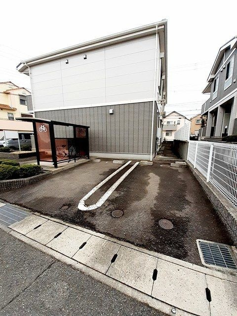 ベルク・スクウェア１号館の駐車場
