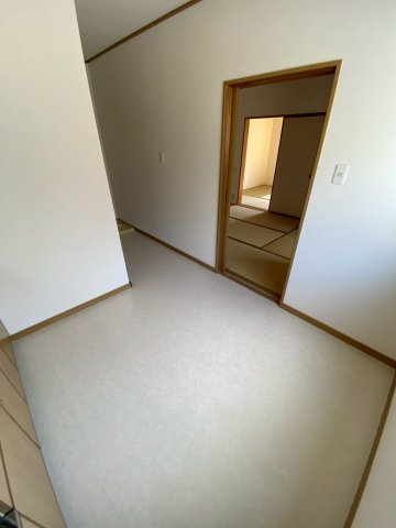 ホワイトハイツの寝室|使い勝手のいい寝室です