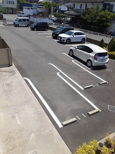 ブロッサムズ・スクエアの駐車場