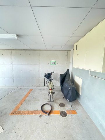 ポコアポコ明石鍛治屋町三番館の駐車場
