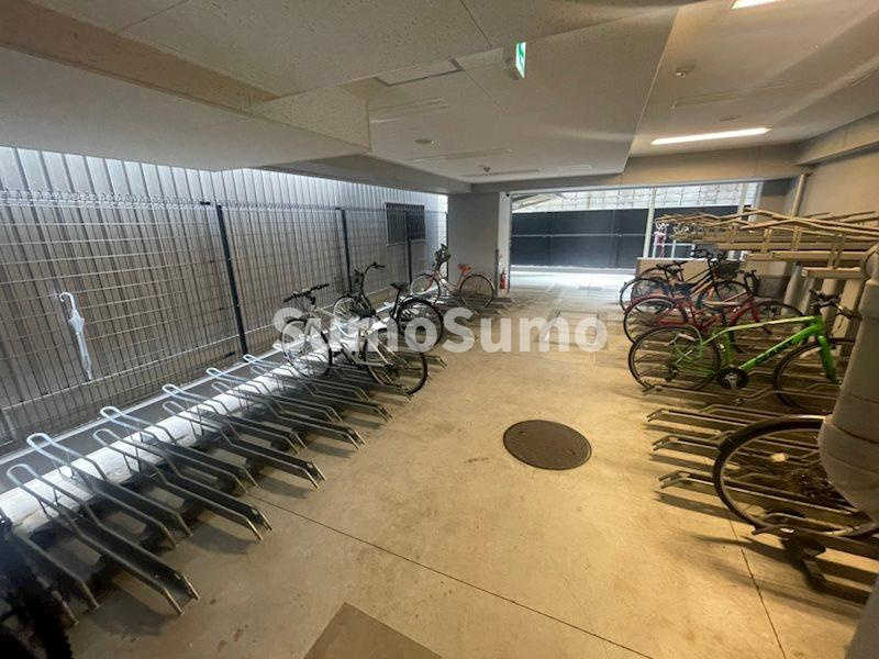 プレサンス心斎橋クオーレの駐車場