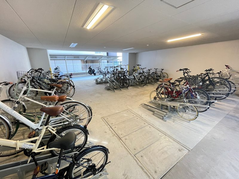 プレサンス心斎橋ソレイユの駐車場