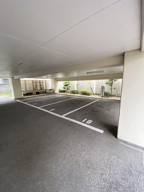 ロイヤルハイム里中の外観
