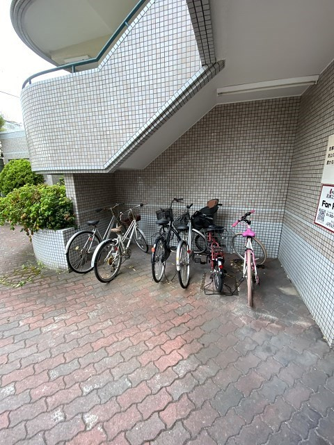 ロイヤルハイム里中の外観