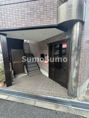 レジデンス山地のエントランス|清潔なエントランスです