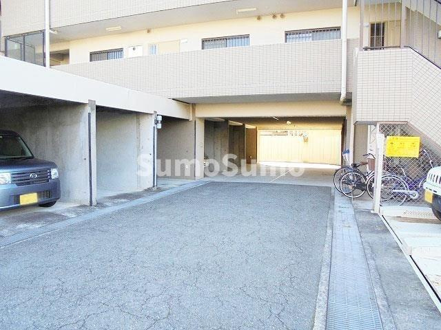 ロイヤルコーポ明石硯町の駐車場|駐車場です