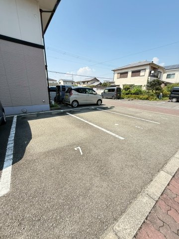 ベガ堀町の駐車場