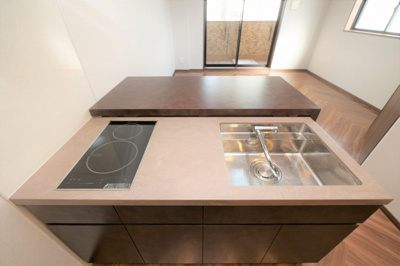 【キッチン】 | PHOENIX Clove Tomoi | 使いやすいキッチンです