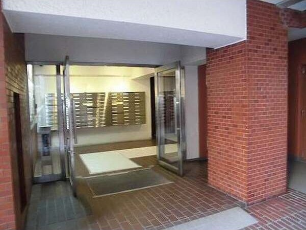 トーカンマンション今泉のエントランス