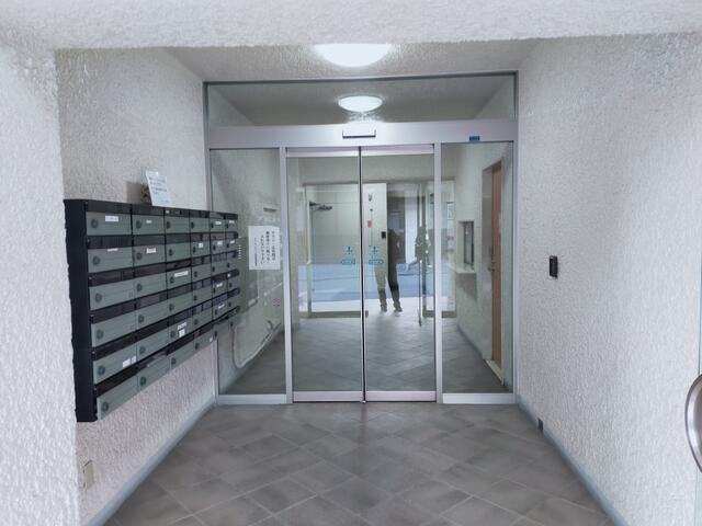 チサンマンション原宿のエントランス| 