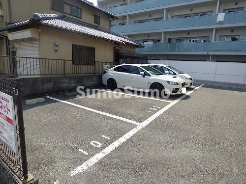 レモンハイツの駐車場|駐車場完備です