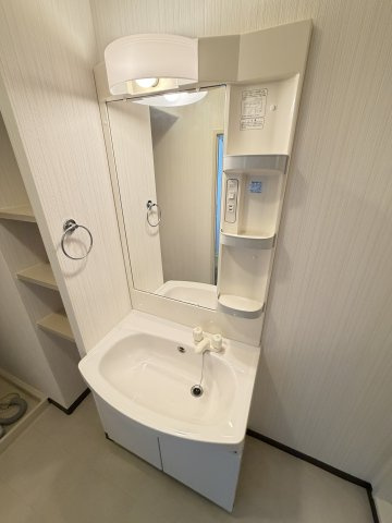 ロイヤルメゾン六甲Ⅴの洗面所