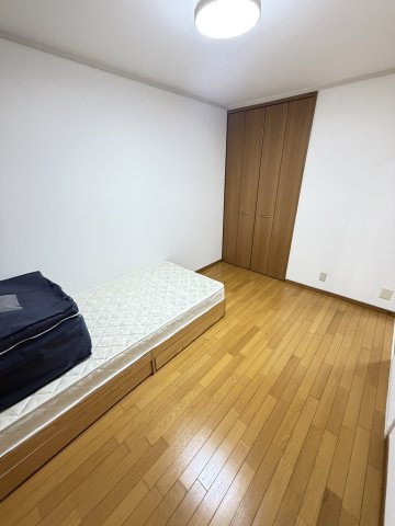 ロイヤルメゾン六甲Ⅴの寝室