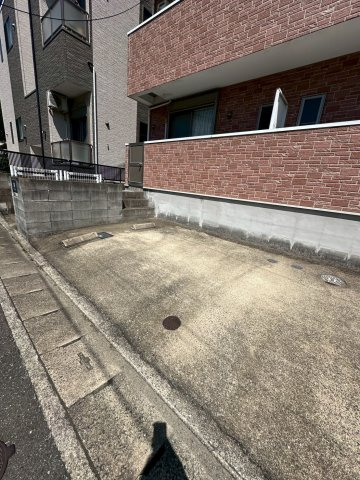 ドリームパレス愛宕の駐車場