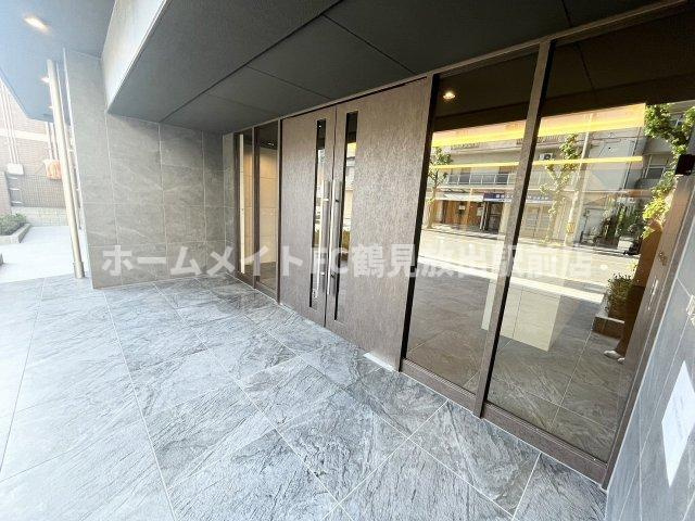 大阪市鶴見区今津中１丁目の賃貸マンションのエントランス