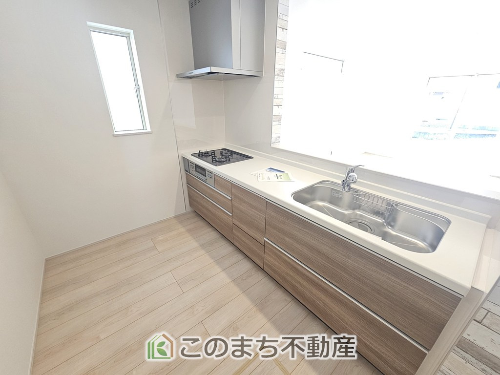 SOLANA鹿沼市緑町　1号棟のキッチン|人気の対面式キッチン☆料理をしながらご家族とコミュニケーションが取れます♪